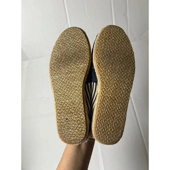 Toms Women’s Striped Espadrille 6.5 Blue Slip On Flat Shoes - Picture 6 of 6
